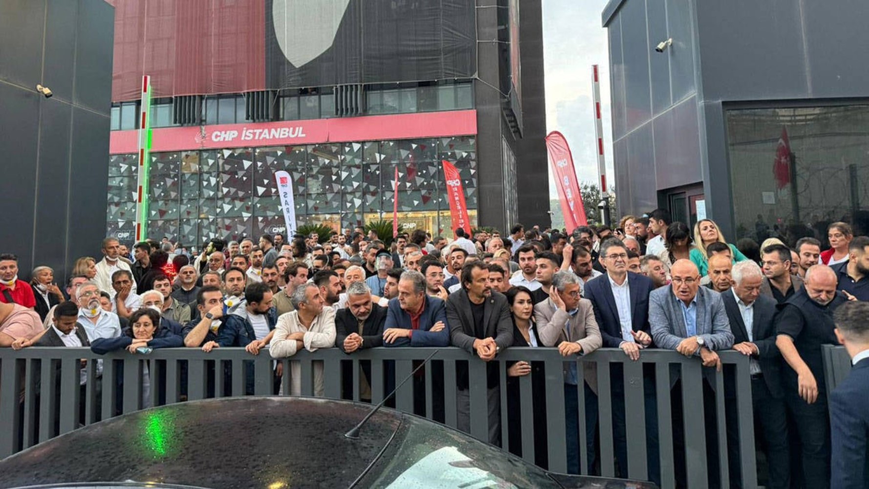 Gürsel Tekin’in minibüsünden 'aktrol' çıktı! CHP’ye hakaretler yağdırmış
