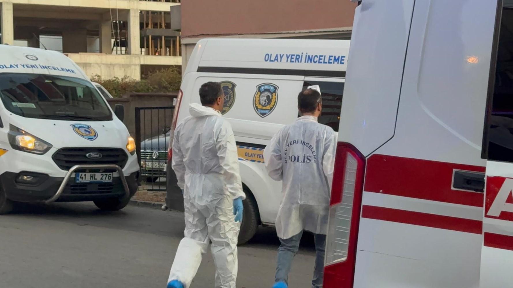 Anne ve 5 yaşındaki kızı ölü bulundu: Bıçak yaraları dikkat çekti
