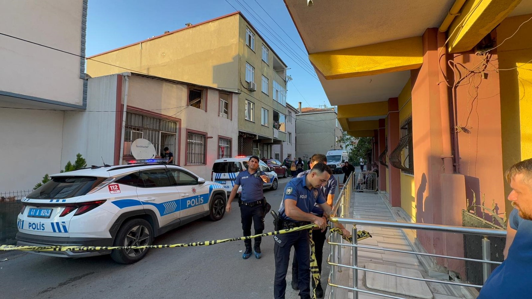 Anne ve 5 yaşındaki kızı ölü bulundu: Bıçak yaraları dikkat çekti