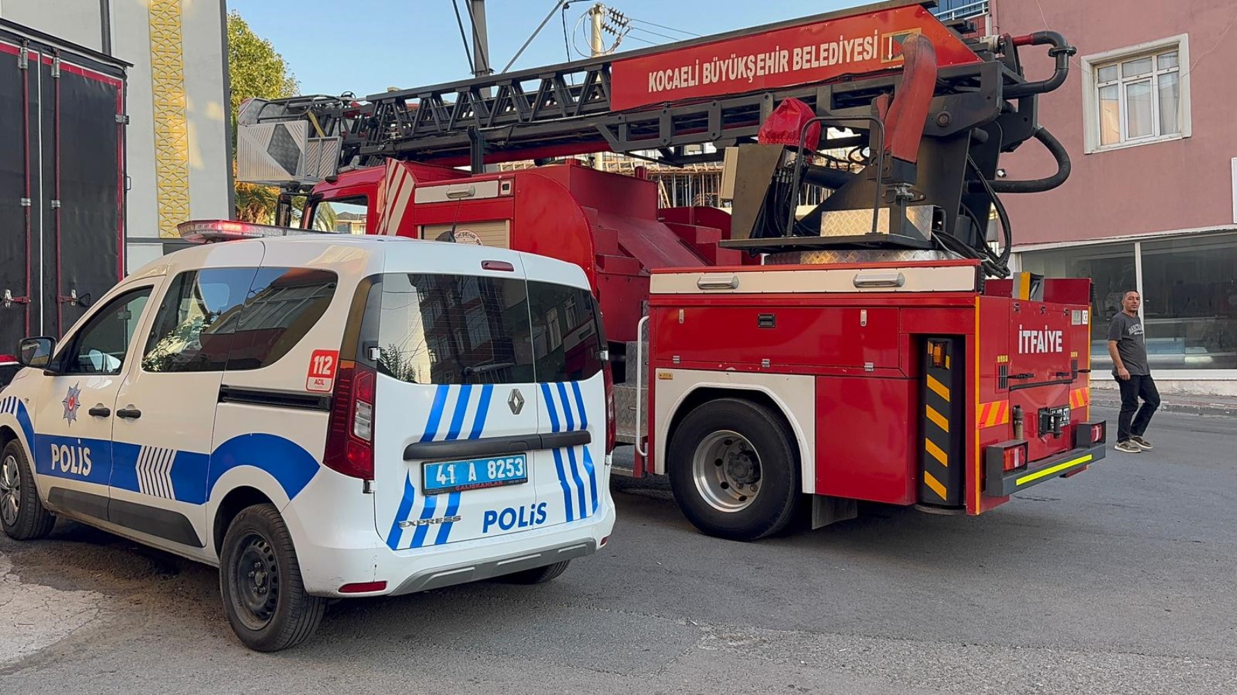 Anne ve 5 yaşındaki kızı ölü bulundu: Bıçak yaraları dikkat çekti