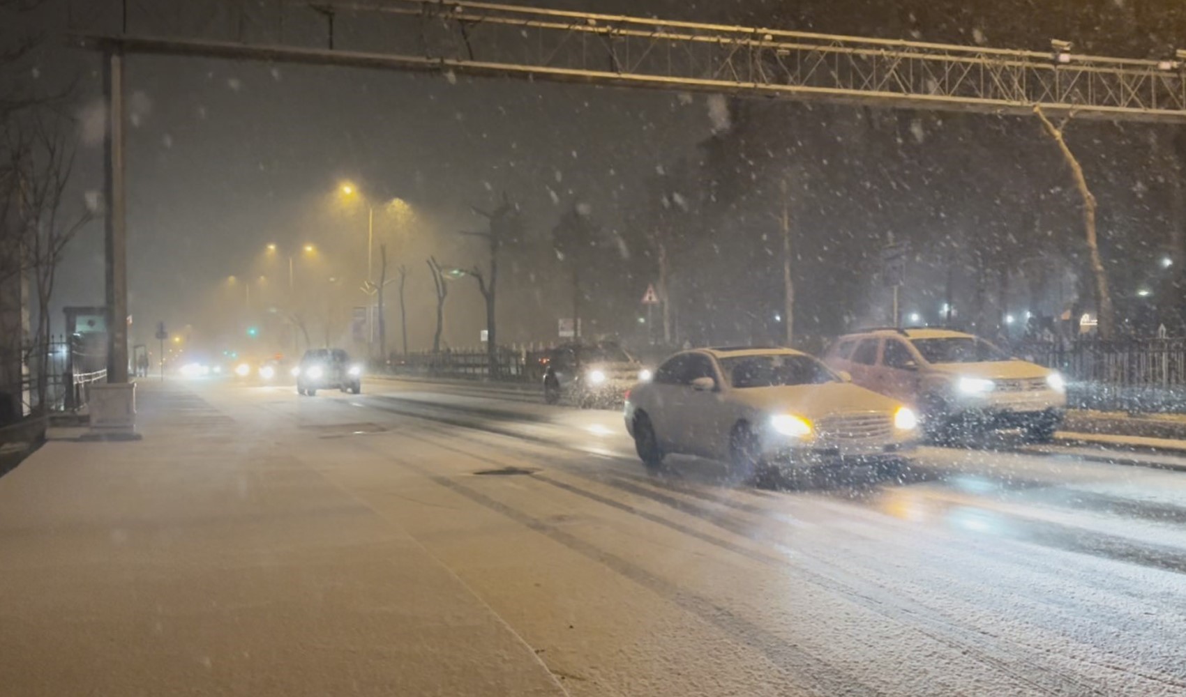 İstanbul yeni yıla kar yağışı ile girdi