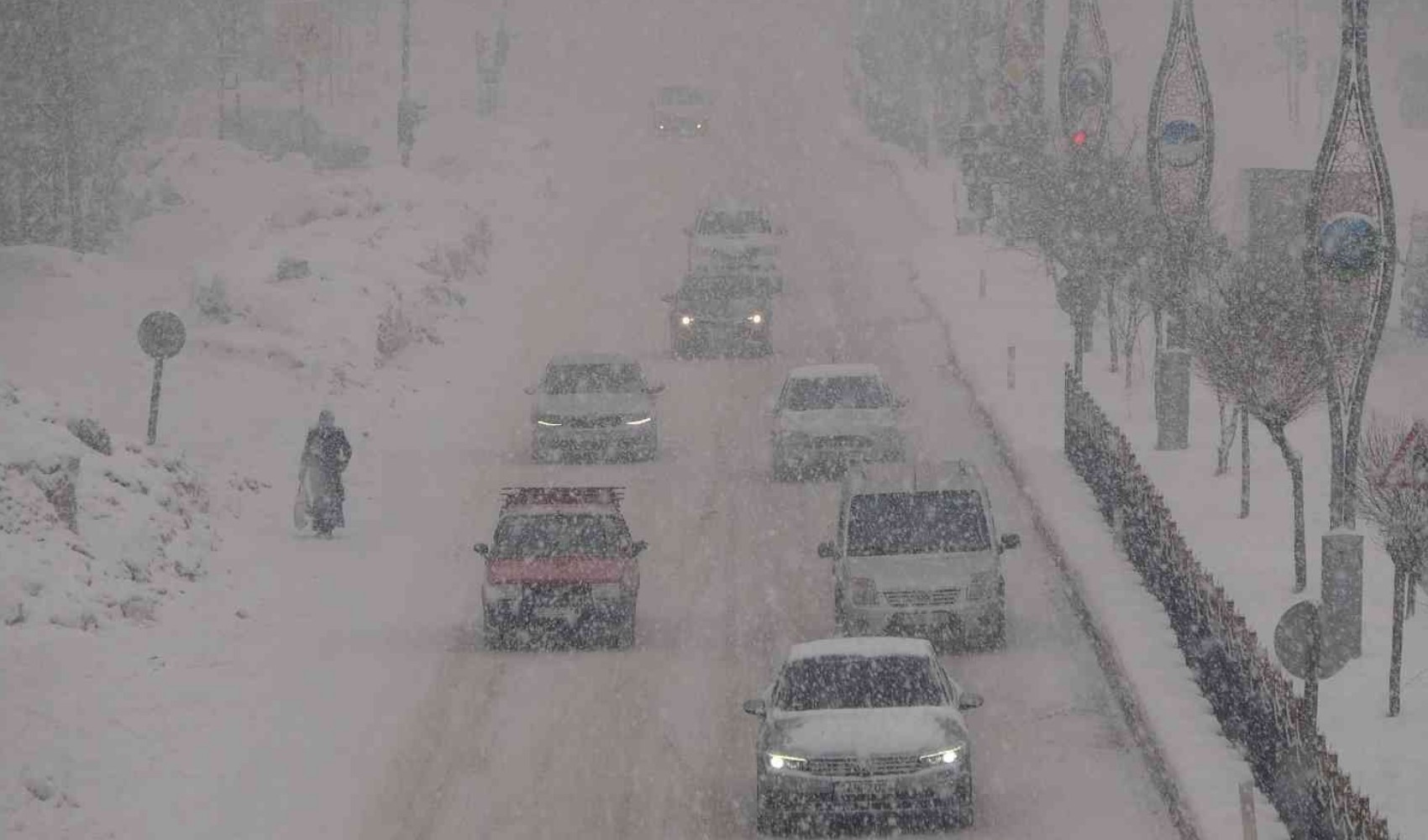 İstanbul'da 13 ilçe için saat verildi: Yoğun kar yağışı geliyor