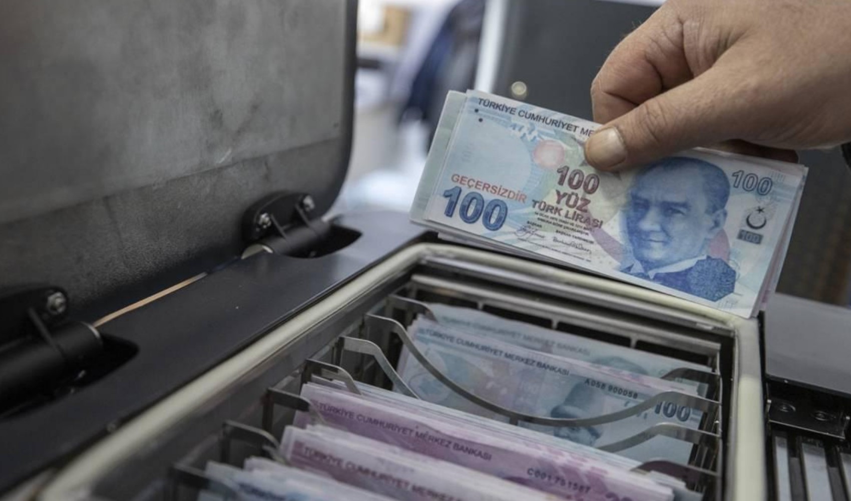 Yeni yılla birlikte emekli promosyon tutarları da merak ediliyor