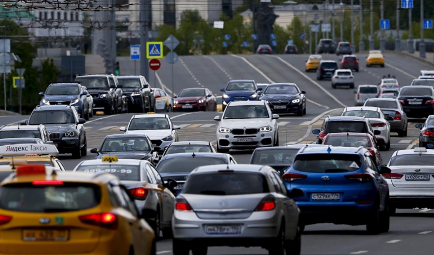 Yerli elektrikli otomobil sahiplerine otoyol ve köprü geçişleri ücretiz