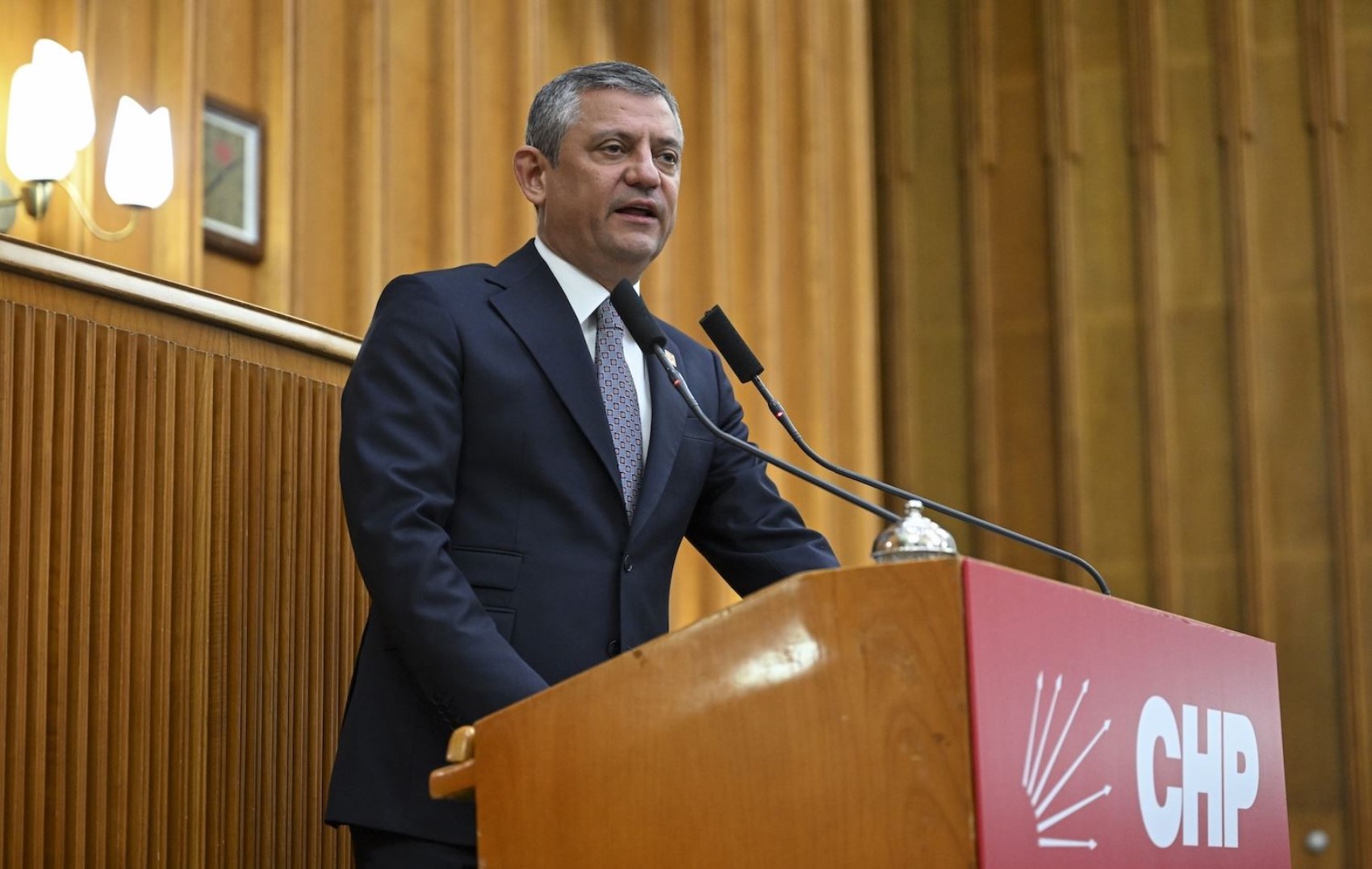 Özgür Özel o iki ismi işaret etti: 'Birbirlerinin yüzüne bakamıyorlar'