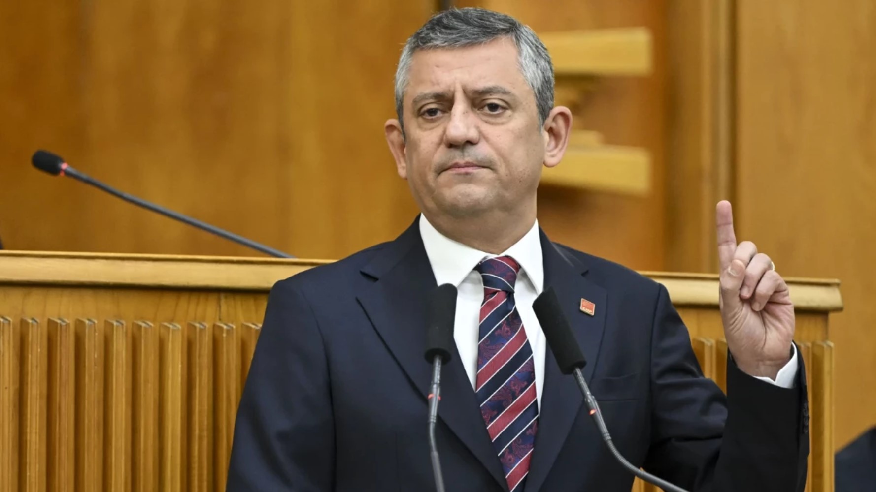 Özgür Özel o iki ismi işaret etti: 'Birbirlerinin yüzüne bakamıyorlar'