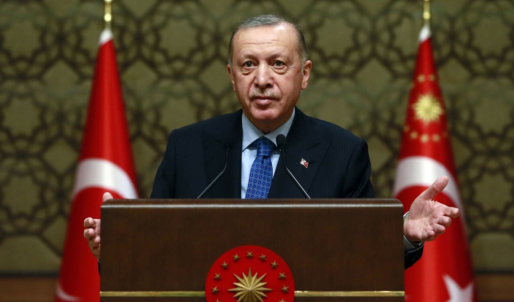 AKP'den yeni düzenleme: Belediyelerin tüm adımları Cumhurbaşkanı onayına bağlanıyor