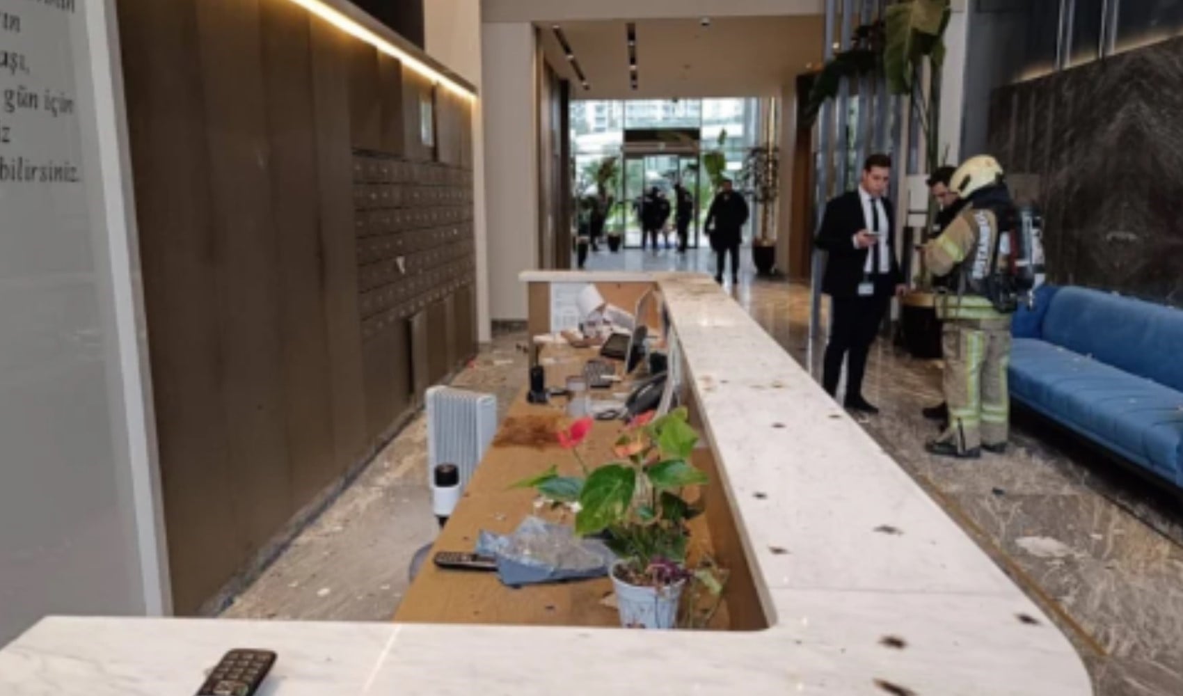 İstanbul'da sitenin girişinde teslim edilen kargo patladı