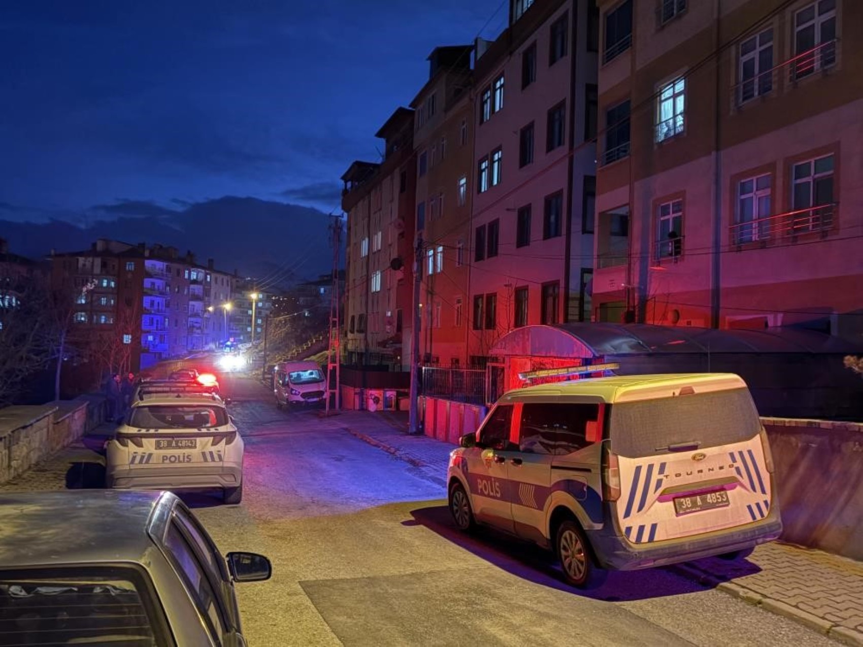 Erkek arkadaşını banyoda bıçaklayarak öldüren kadına ceza