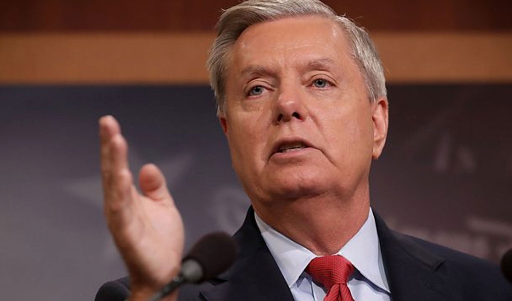 Trump'ın sıkı dostundan Hamaney’in ‘ABD’ye uyarı’ sözlerine sert yanıt