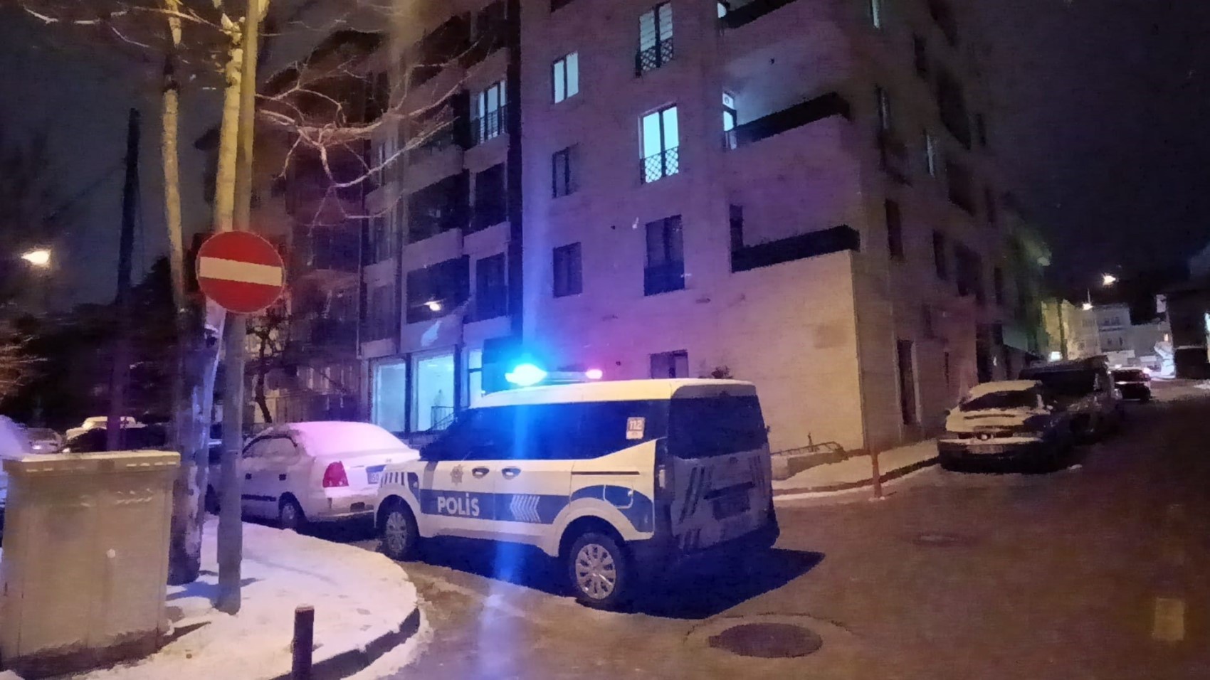 Erkek arkadaşı asılı halde buldu