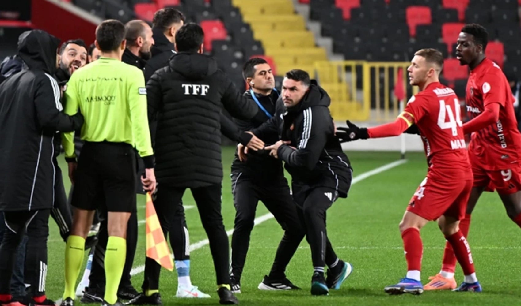 Burak Yılmaz'dan özür açıklaması: Gölgelenmesini istemiyorum