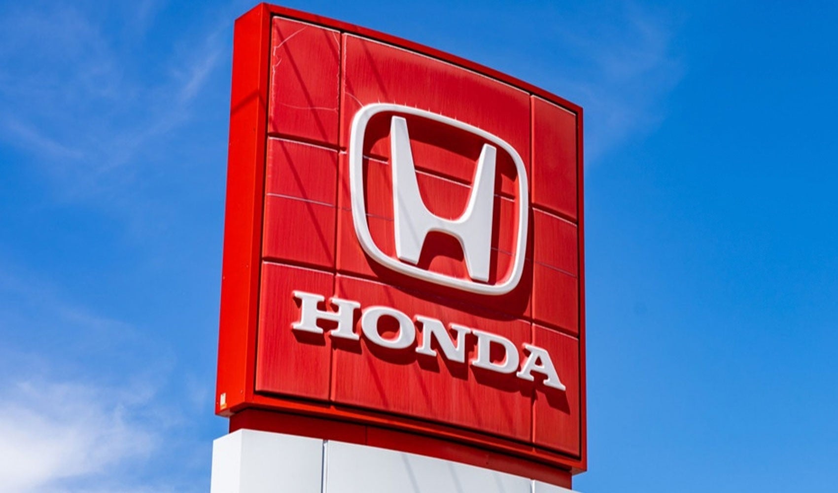 Honda 45 yıllık logosuna veda ediyor