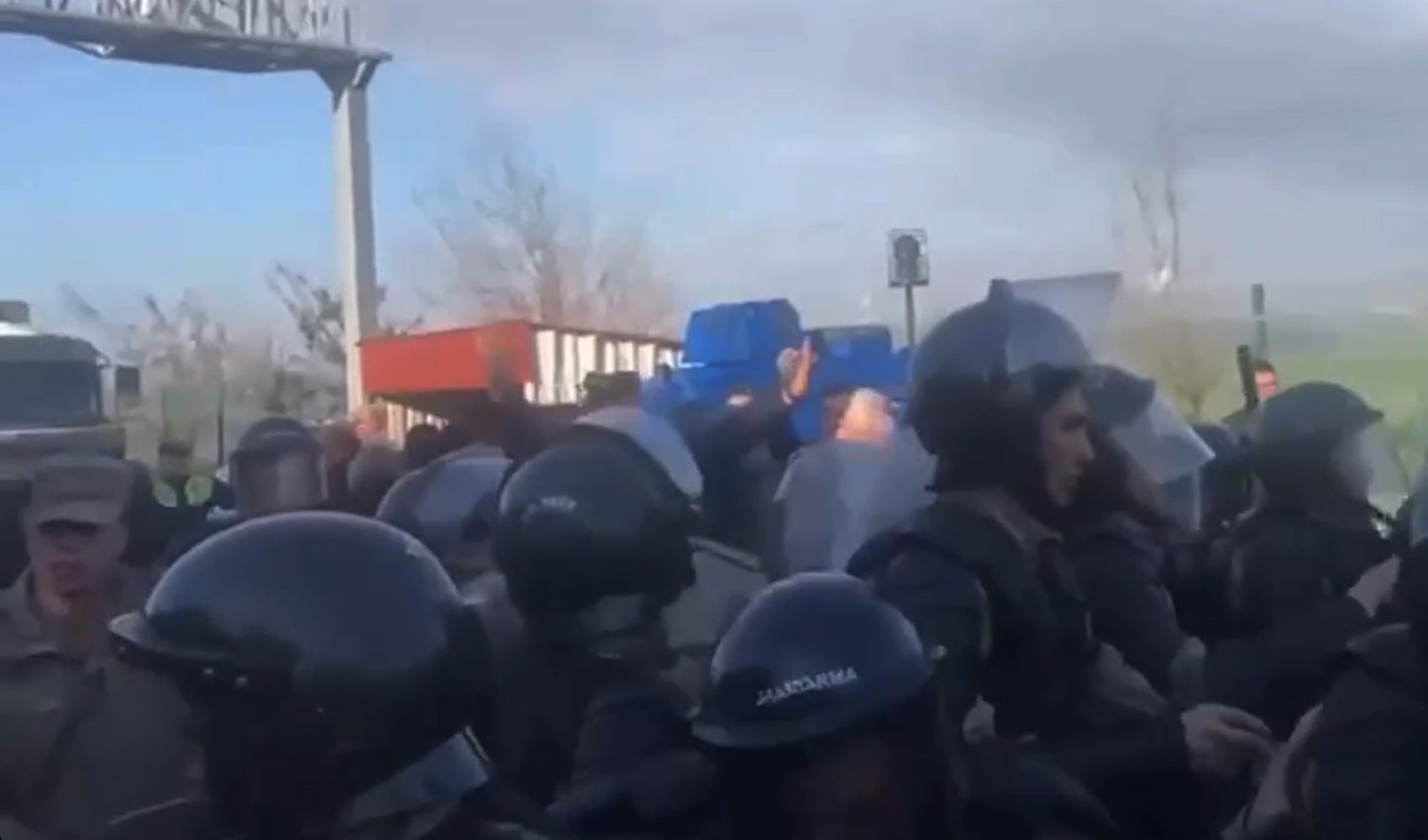 'Personelimize yönelik hakaret içerikli sözleri kınıyoruz'