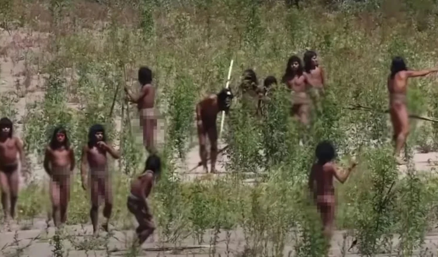 Amazon ormanlarında en ilkel kabile görüntülendi