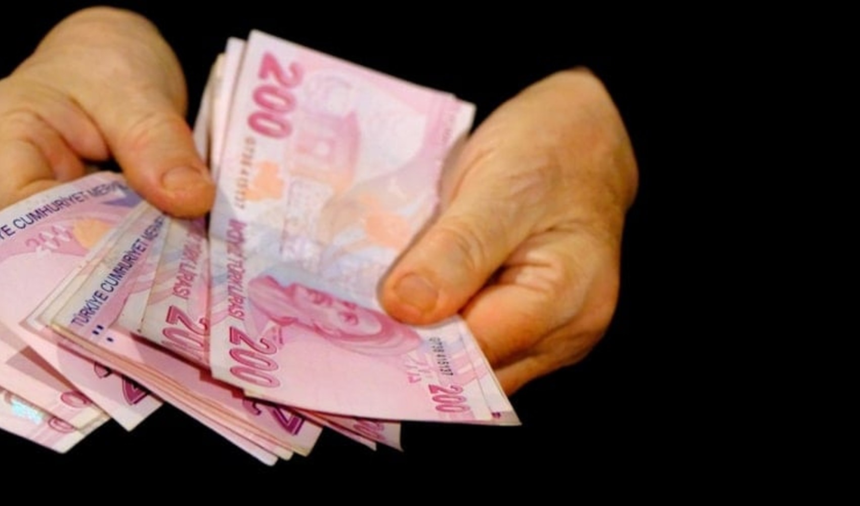 Emekli aylığı komisyonda onaylandı