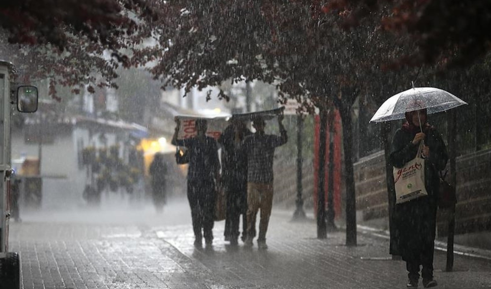 Kuvvetli yağış uyarısı: 4 ilde kırmızı alarm!
