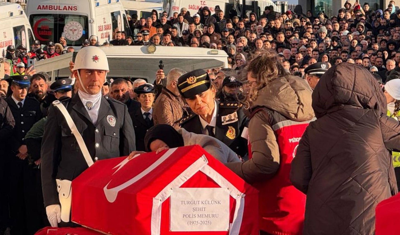 Valilik, Yalova’da şehit düşen polislerin aileleri için IBAN paylaştı
