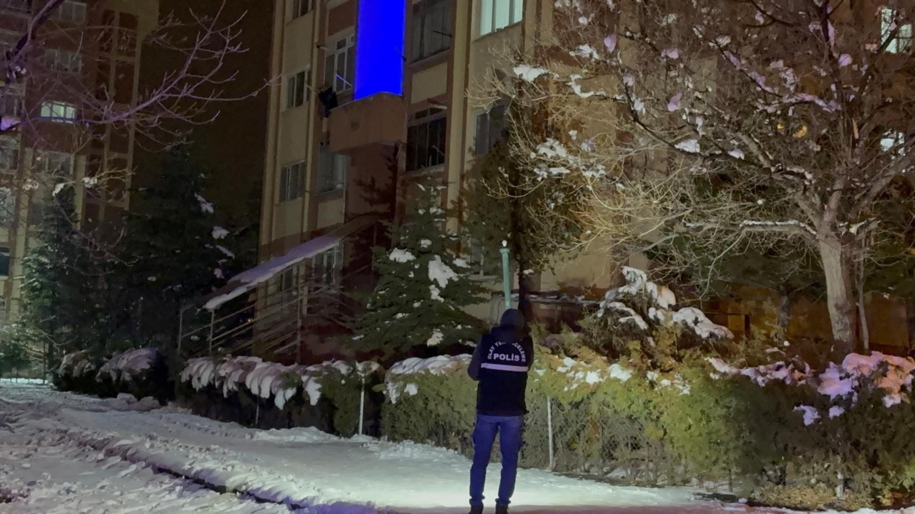 Karnesinde 3 zayıfı olan lise 1 öğrencisi, yaşamına son verdi