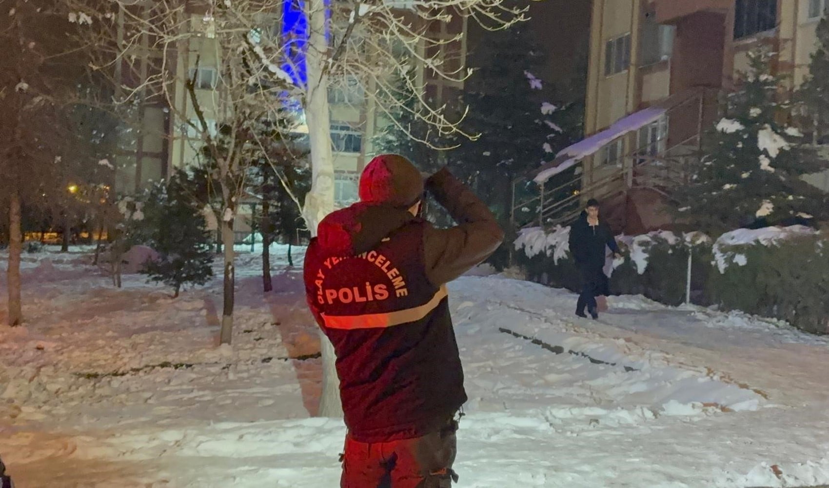 Karnesinde 3 zayıfı olan lise 1 öğrencisi, yaşamına son verdi