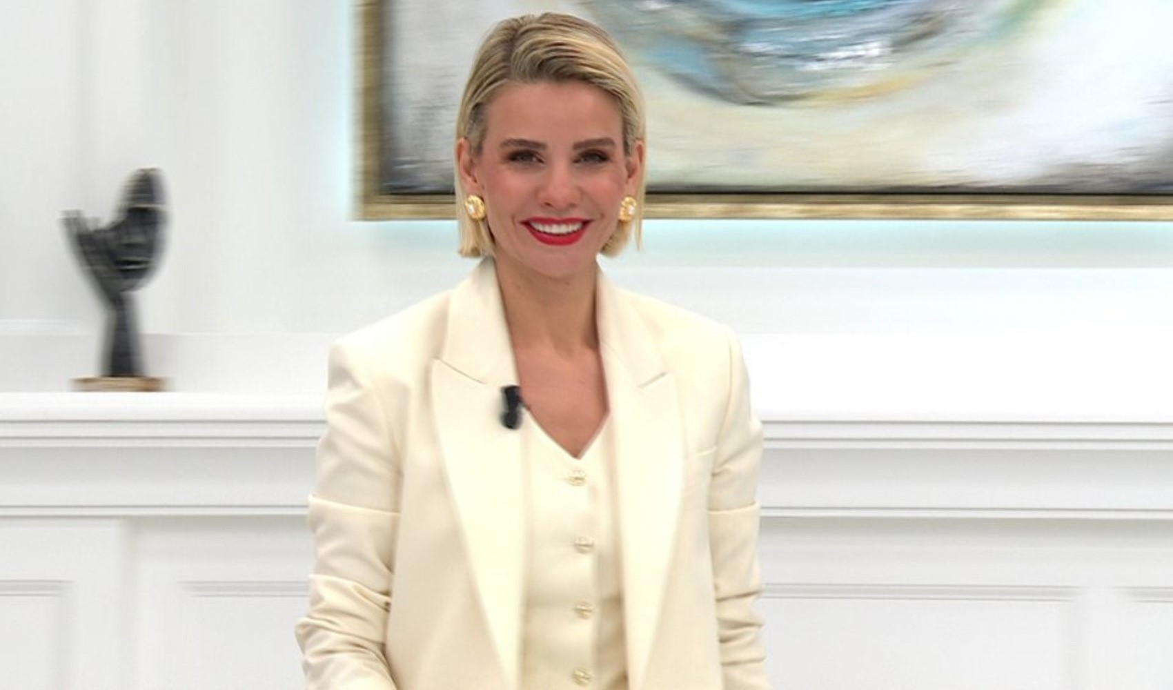 Esra Erol, 'şeriat burada yok' sözleri için özür diledi: HÜDA PAR'dan sert tepki gelmişti