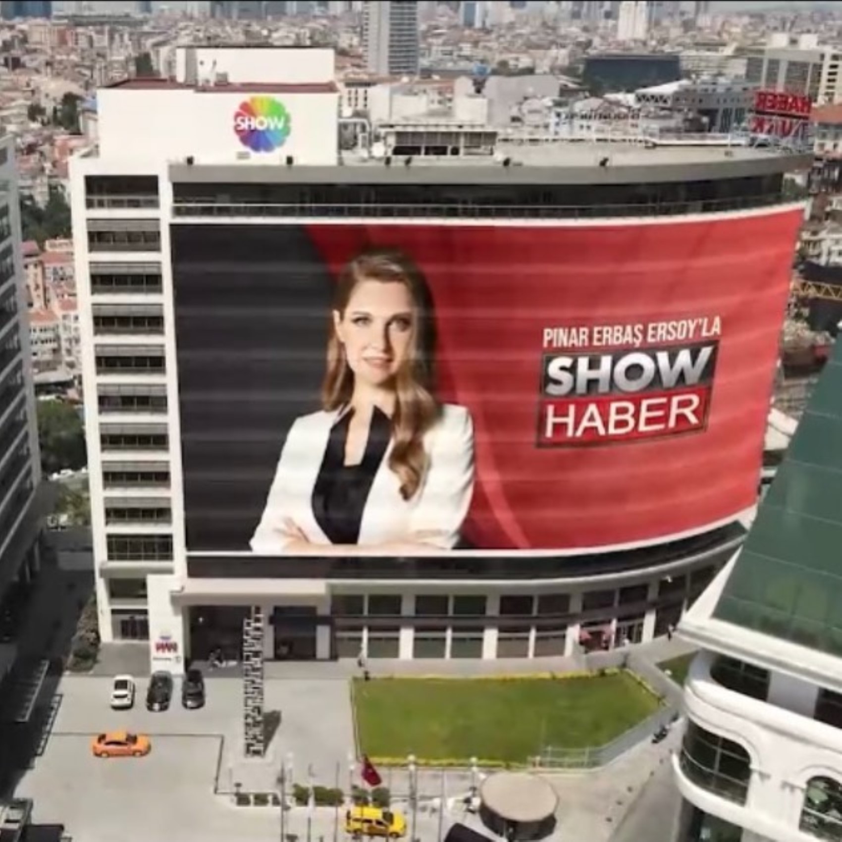 Kayyum yönetiminden dikkat çeken karar: Mehmet Akif Ersoy'un eski eşi Pınar Erbaş'ın işine son verildi! 'Çok şaşkın ve kırgınım...'