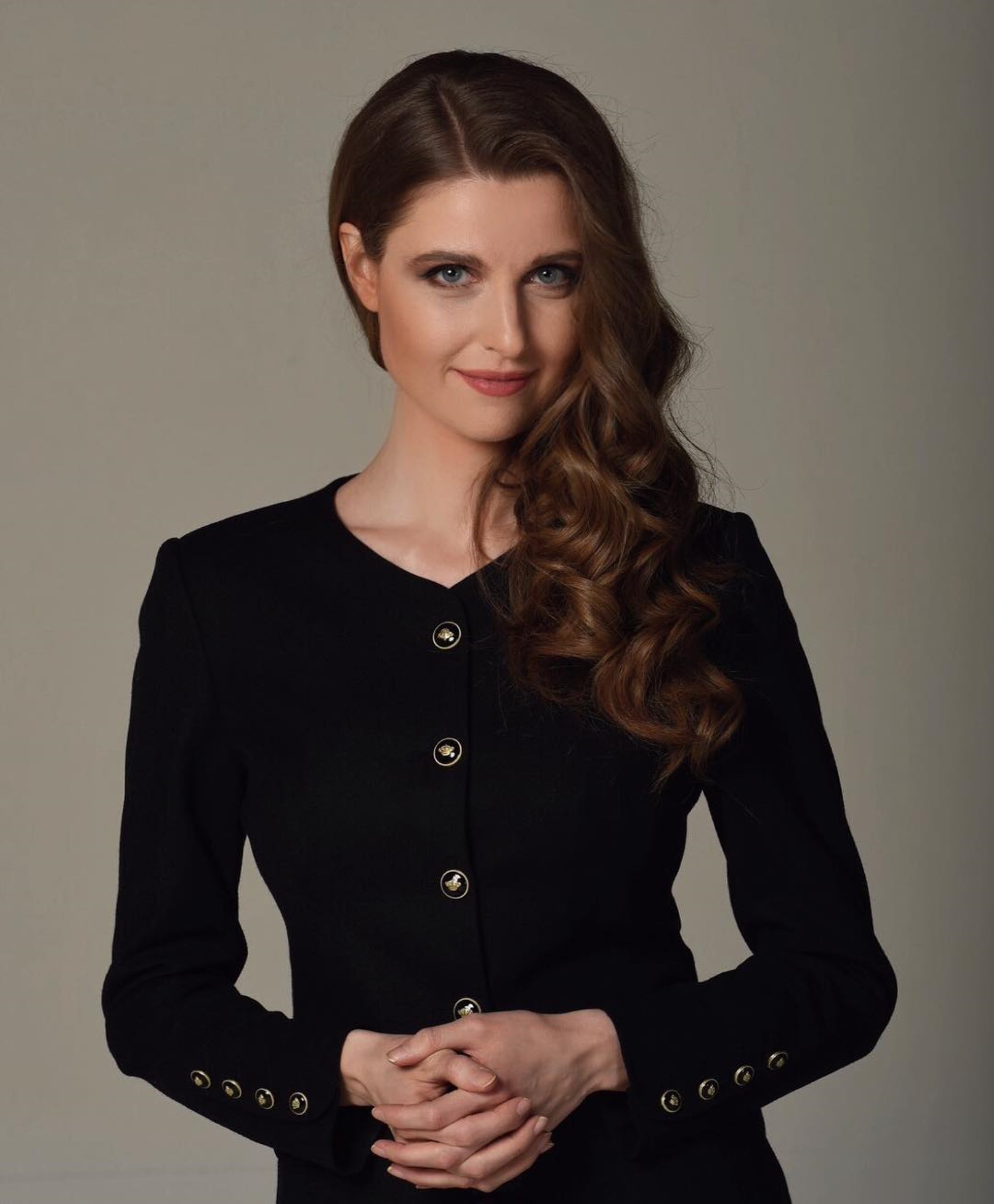 Kayyum yönetiminden dikkat çeken karar: Mehmet Akif Ersoy'un eski eşi Pınar Erbaş'ın işine son verildi! 'Çok şaşkın ve kırgınım...'