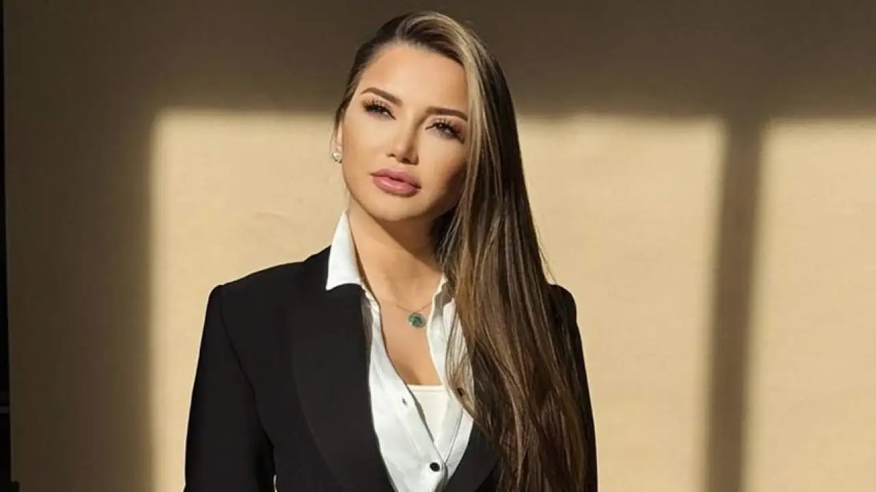 Esra Ezmeci hakkında hapis kararı