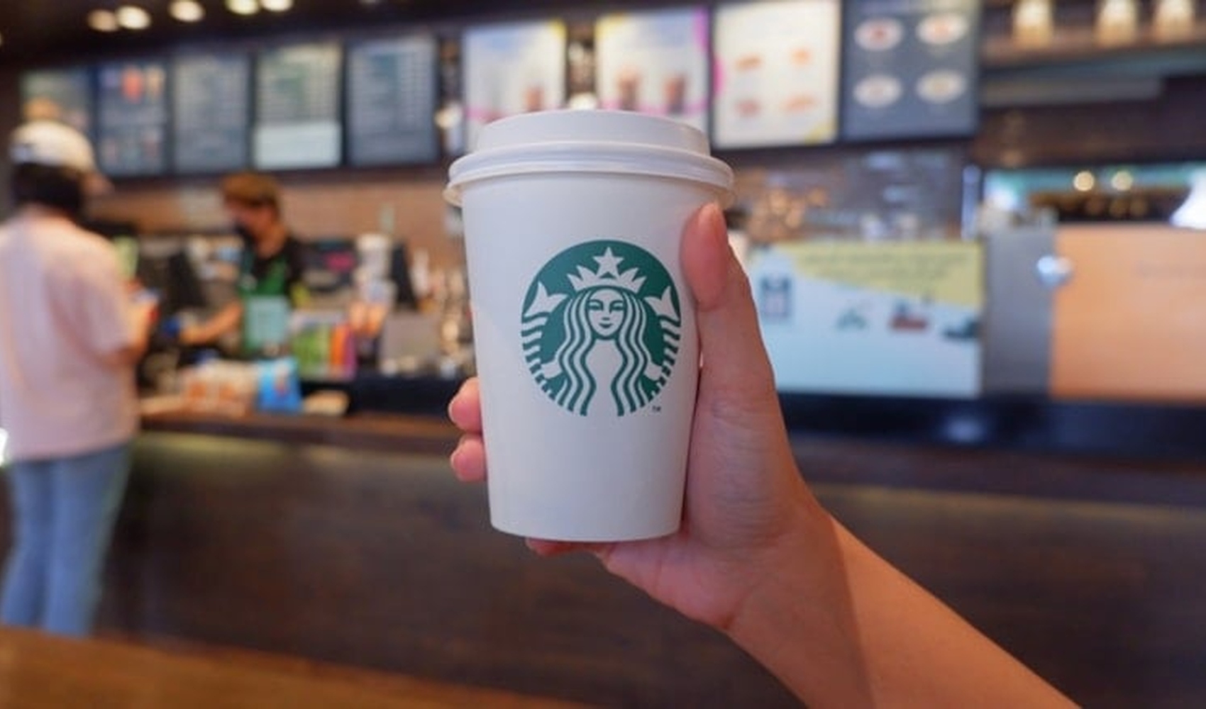 Starbucks’ta fiyatlar yeniden arttı: Kahve içmek büyük lüks