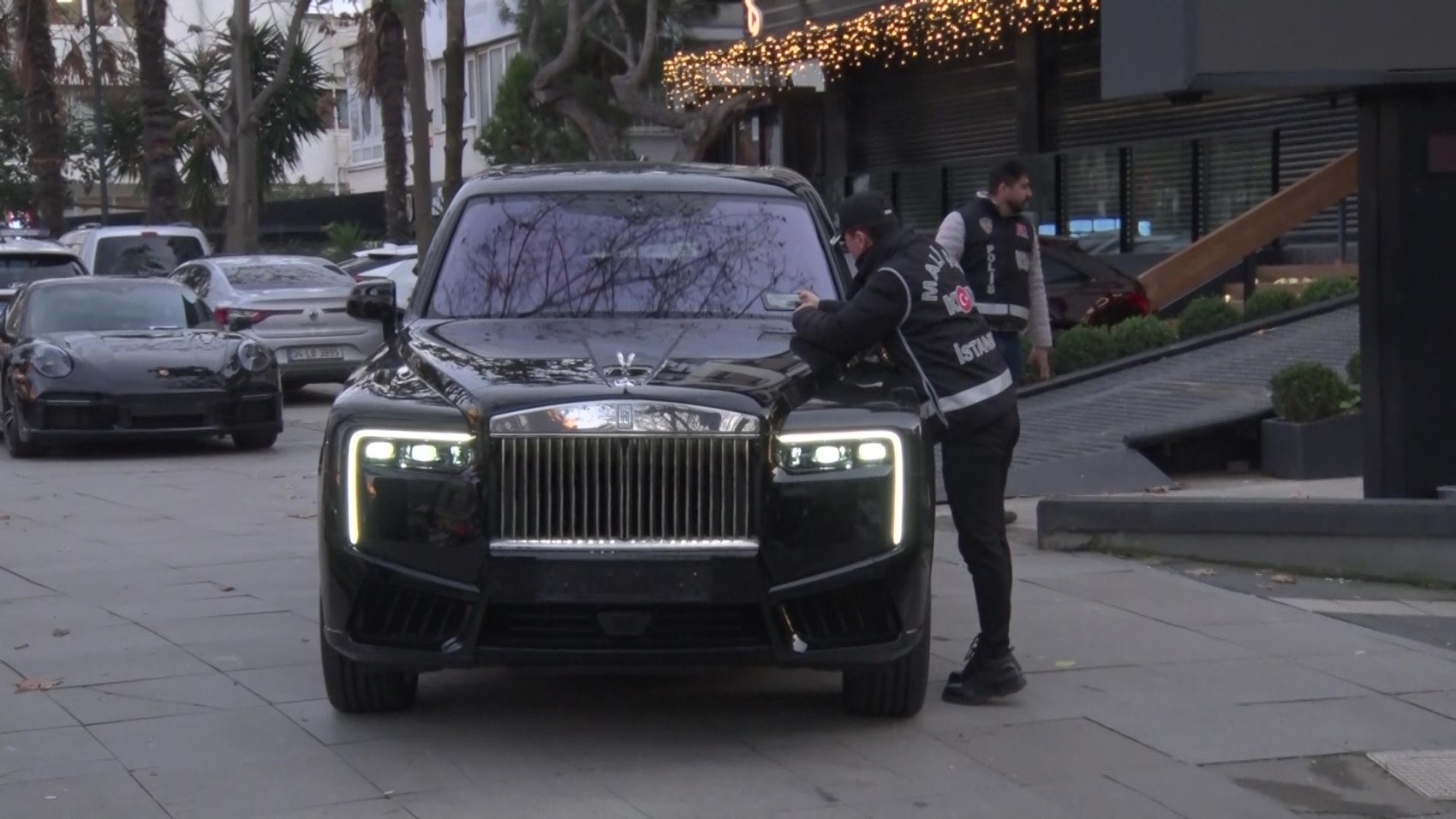 Kadıköy’de vurgun iddiasıyla gündeme gelen galeriye operasyon: 11 milyar TL