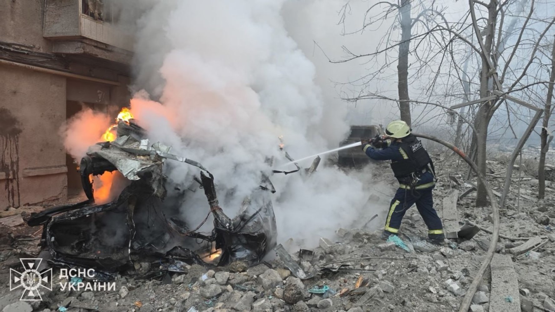 Rusya, Harkov'da 5 katlı binayı vurdu: En az 25 yaralı