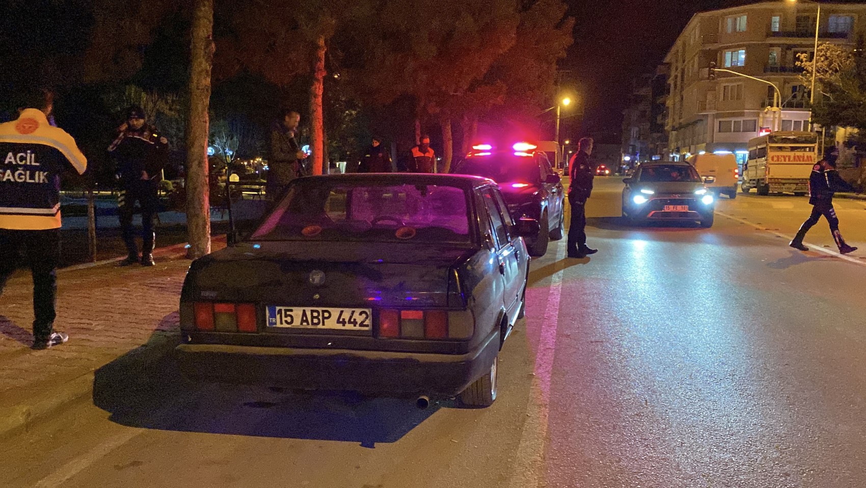 Burdur'da 17 yaşındaki gençlerin kavgası kanlı bitti: Yine bıçaklama