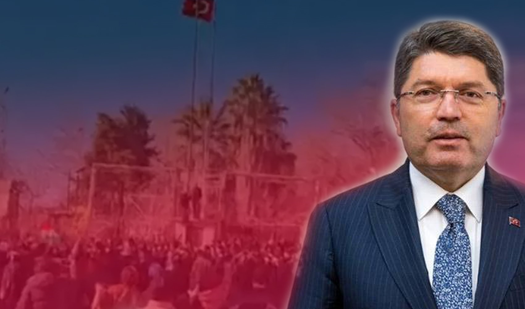 Türk bayrağına terör örgütü yandaşlarından saldırı