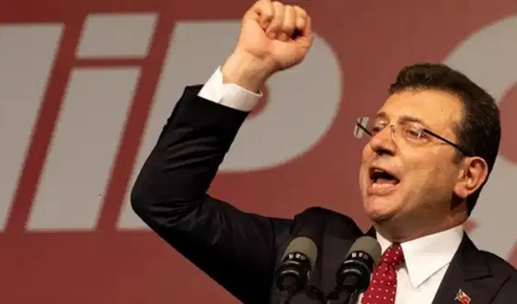 'Şanlı bayrağımız, ilelebet dalgalanacaktır'