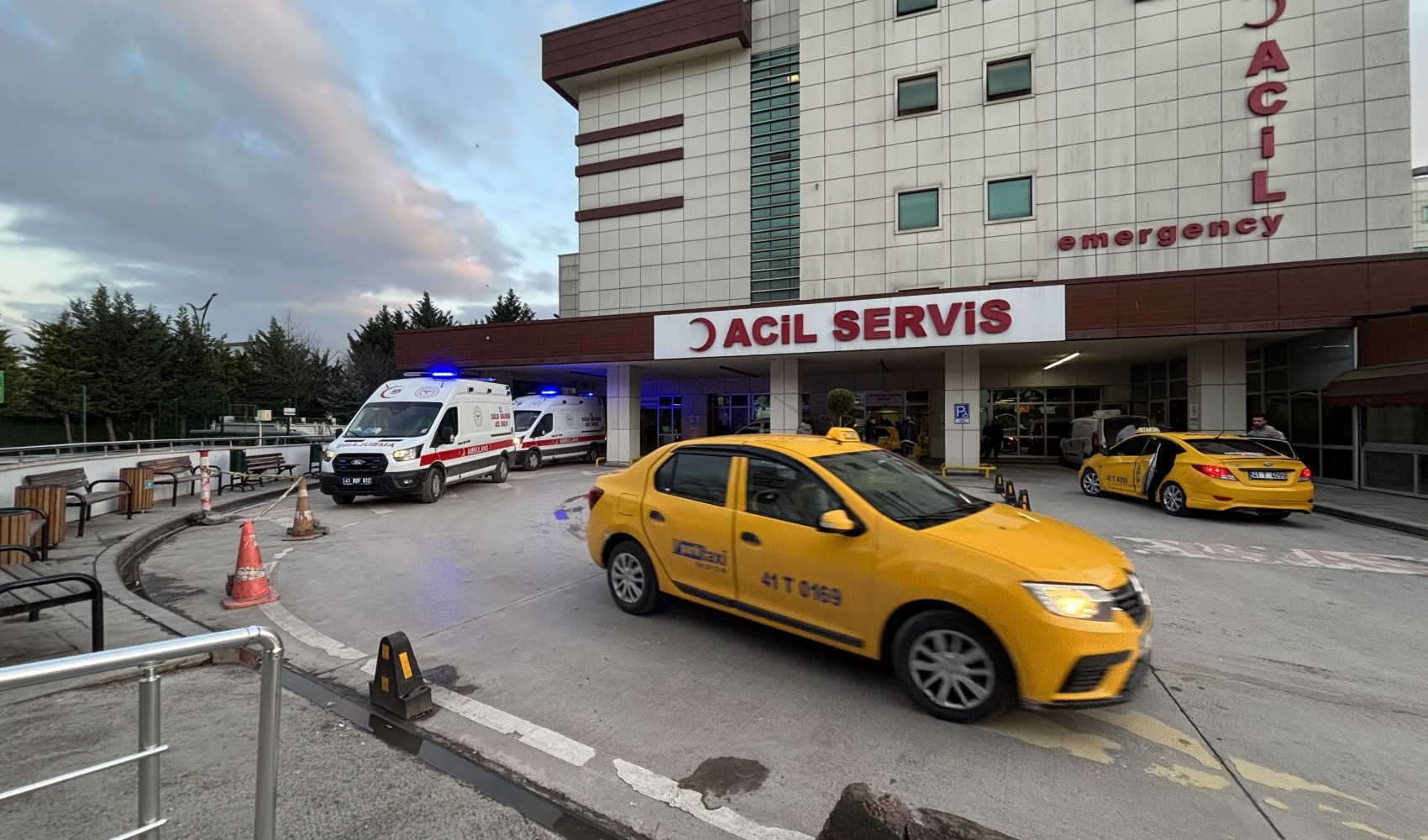 Kapalı otoparktaki şakalaşma kanlı bitti