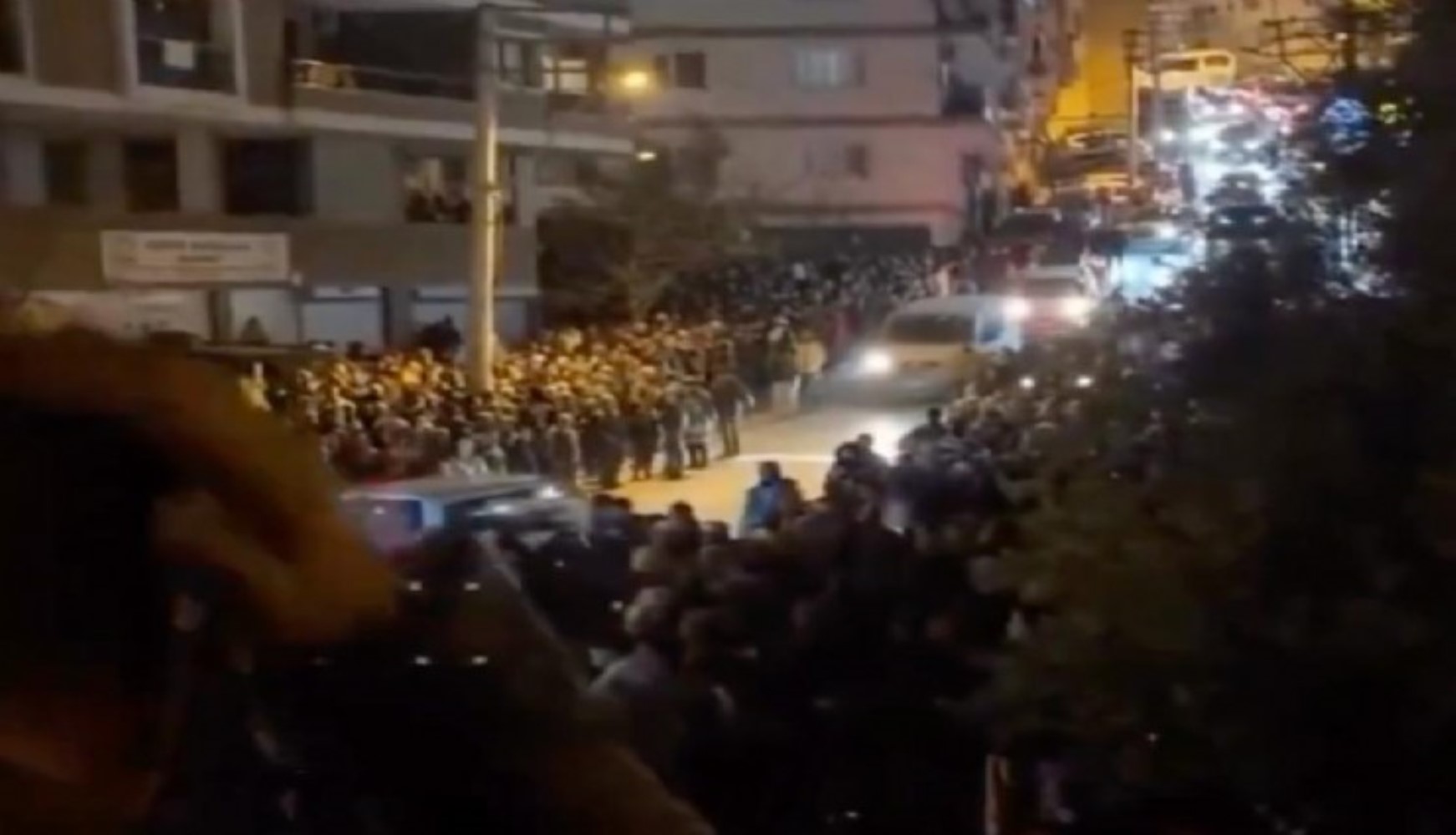 İzmir'de tepki çeken görüntüler sonrası Menzil'den açıklama geldi: Türkiye'ye laiklik hiç gelmemiş!