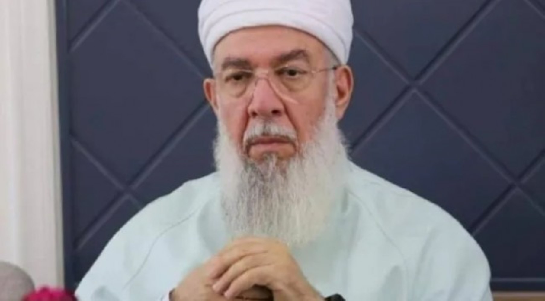 İzmir'de tepki çeken görüntüler sonrası Menzil'den açıklama geldi: Türkiye'ye laiklik hiç gelmemiş!