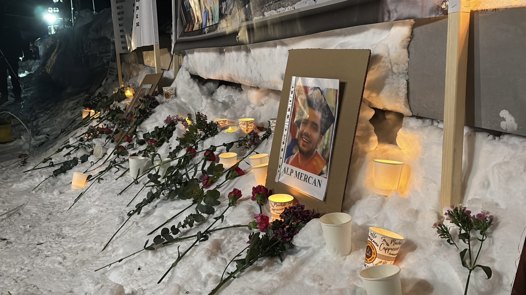 Kartalkaya faciasının birinci yıl dönümü: Otele 'melek' sembolü yansıtıldı