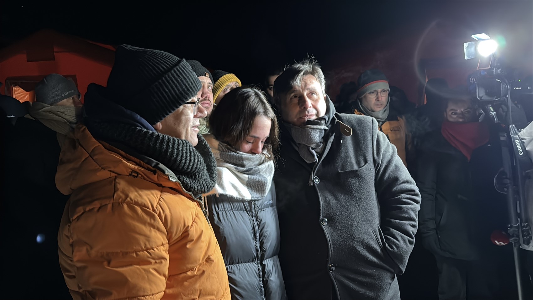 Kartalkaya faciasının birinci yıl dönümü: Otele 'melek' sembolü yansıtıldı