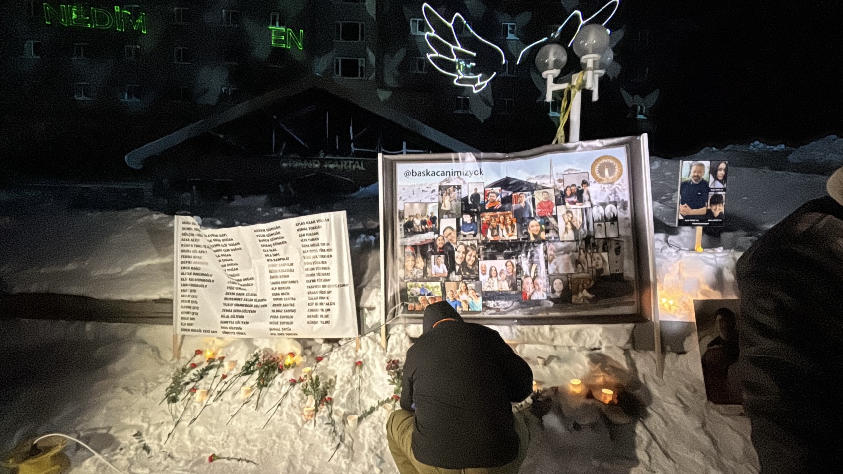 Kartalkaya faciasının birinci yıl dönümü: Otele 'melek' sembolü yansıtıldı