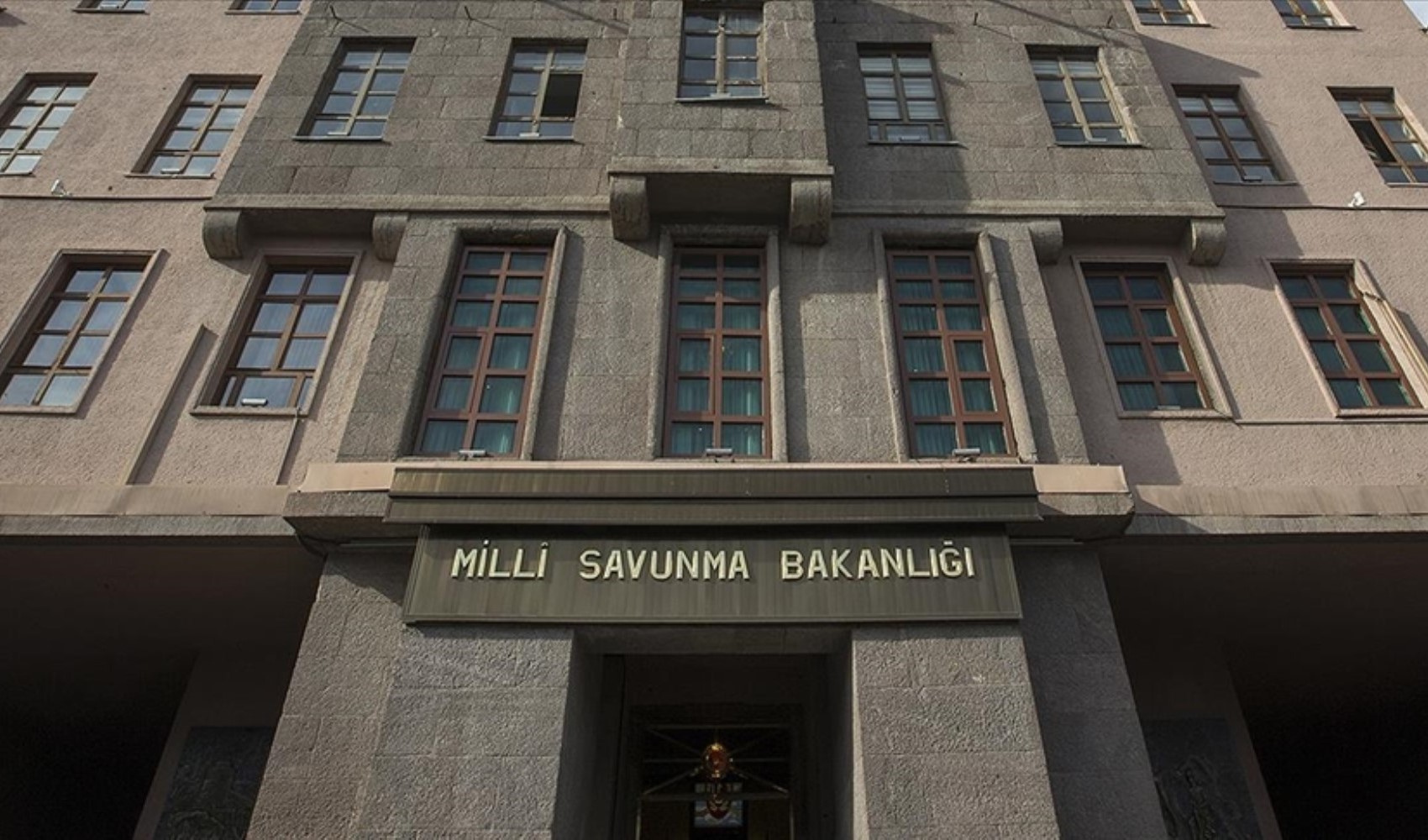Milli Savunma Bakanlığı'ndan bayrak provokasyonu sonrası idari işlem