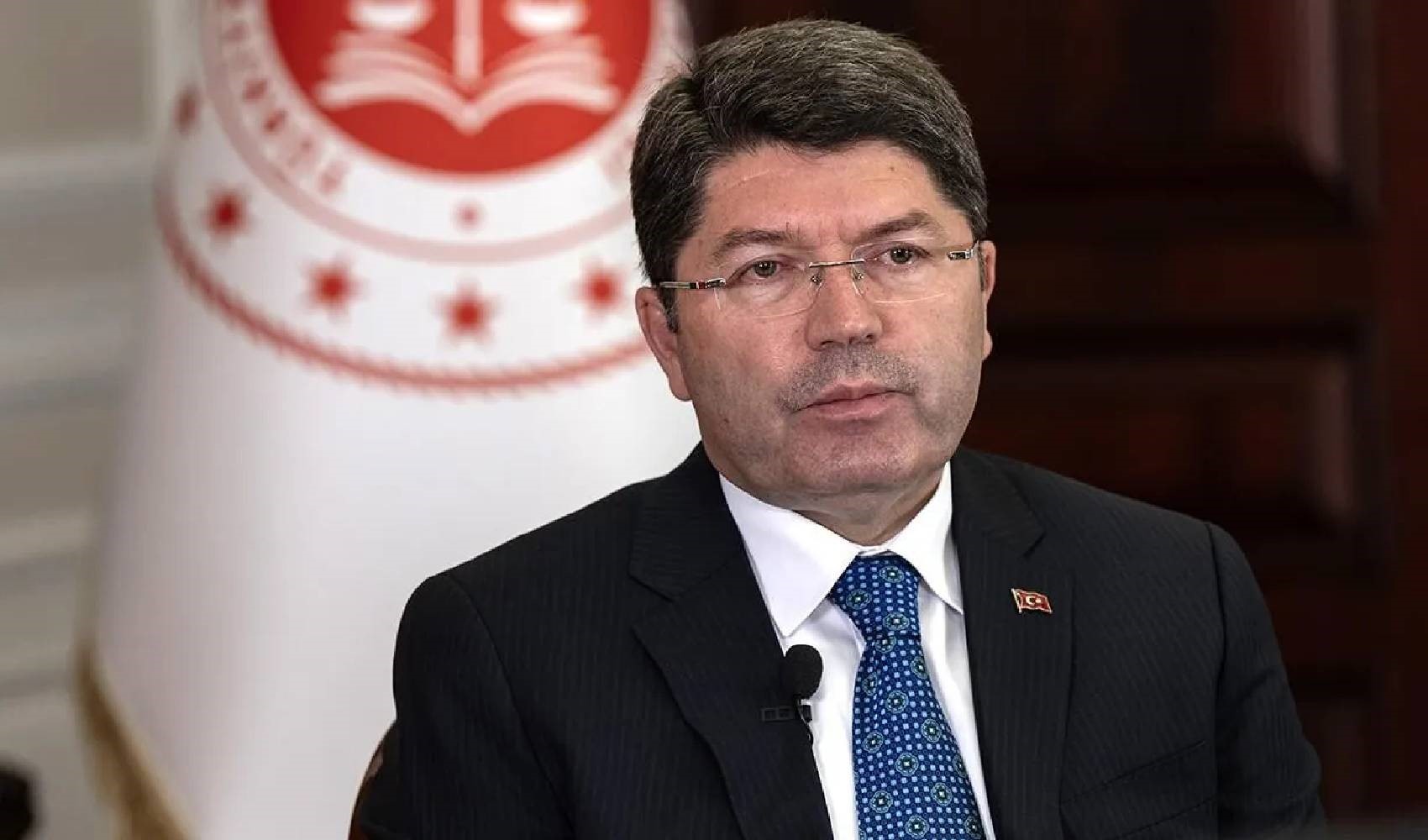 Son Dakika... Adalet Bakanı Yılmaz Tunç duyurdu: Türk Bayrağı'na yönelik saldırıda 14 gözaltı