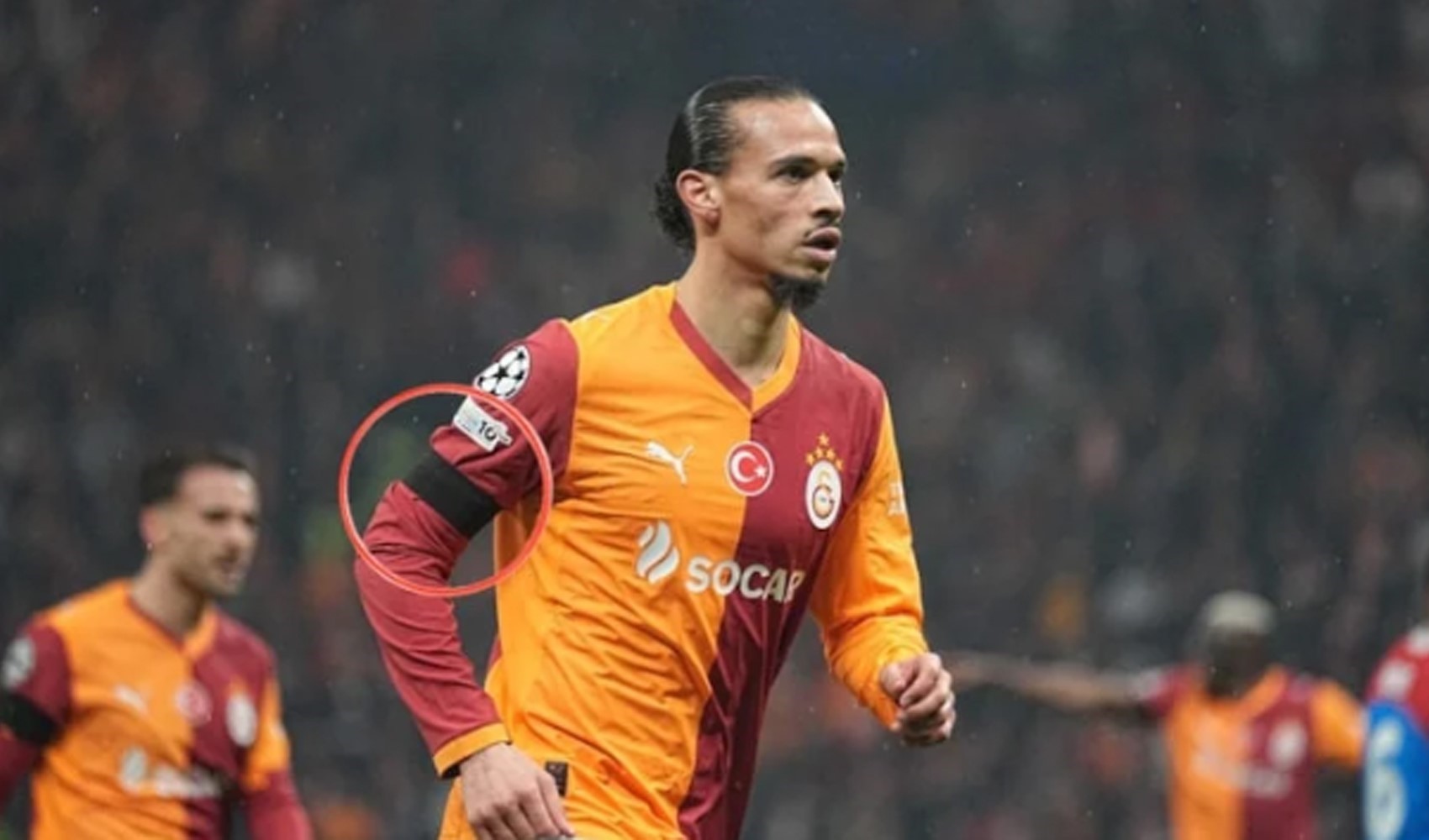 Galatasaray ve Atletico Madrid maçında takılan siyah bantların nedeni belli oldu