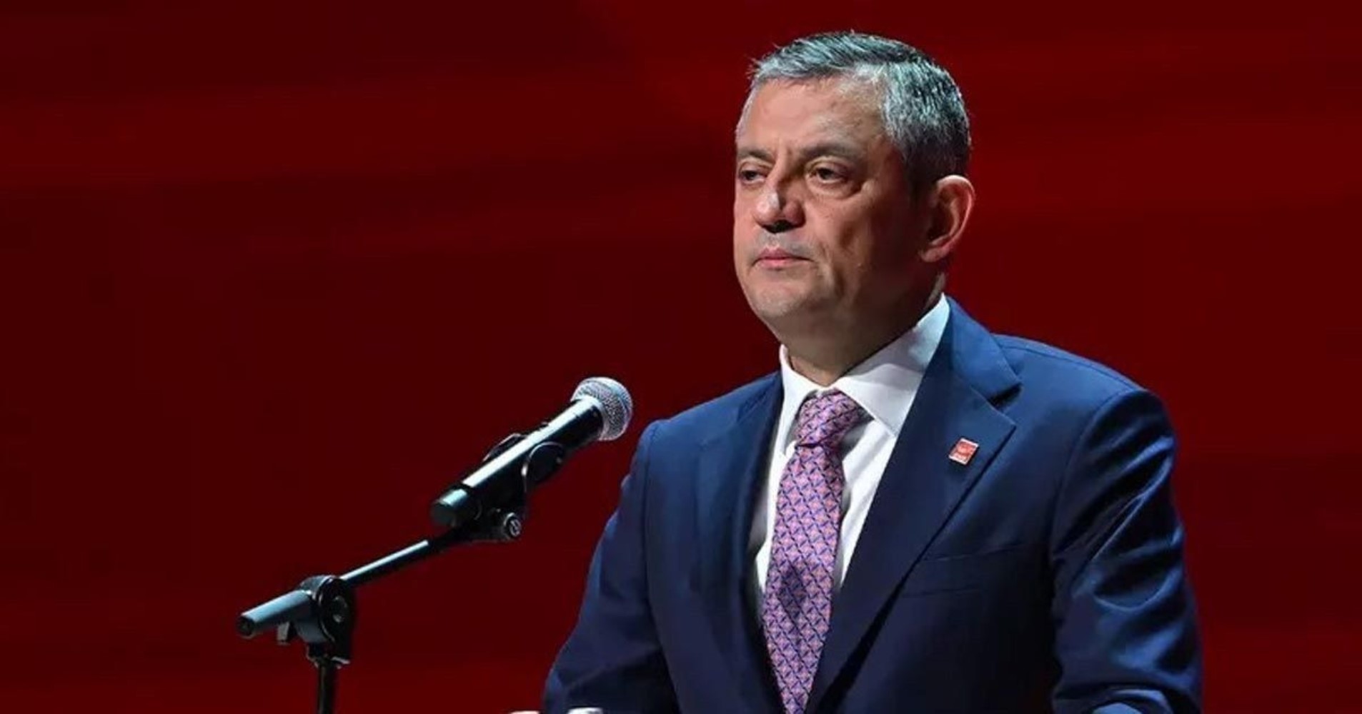 Özgür Özel, masasındaki son anketi açıkladı: Erken seçim için tarih verdi!