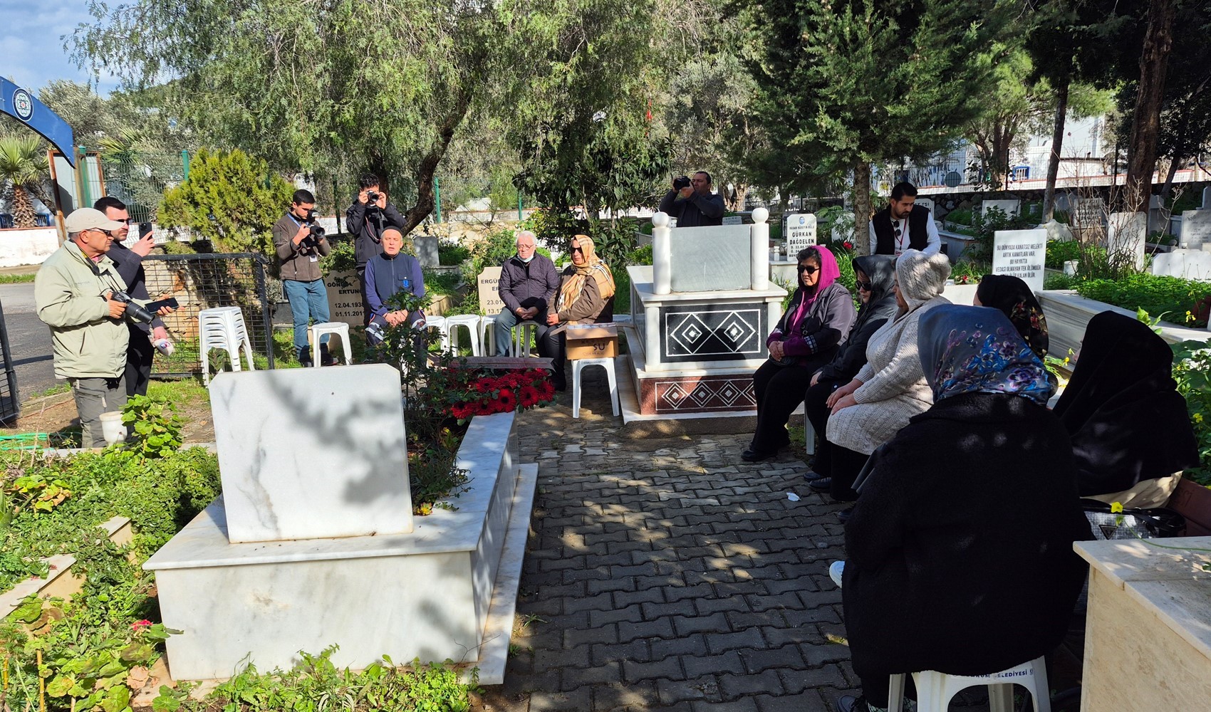 Yeşilçam'ın yıldızı Fatma Girik 10 kişiyle anıldı