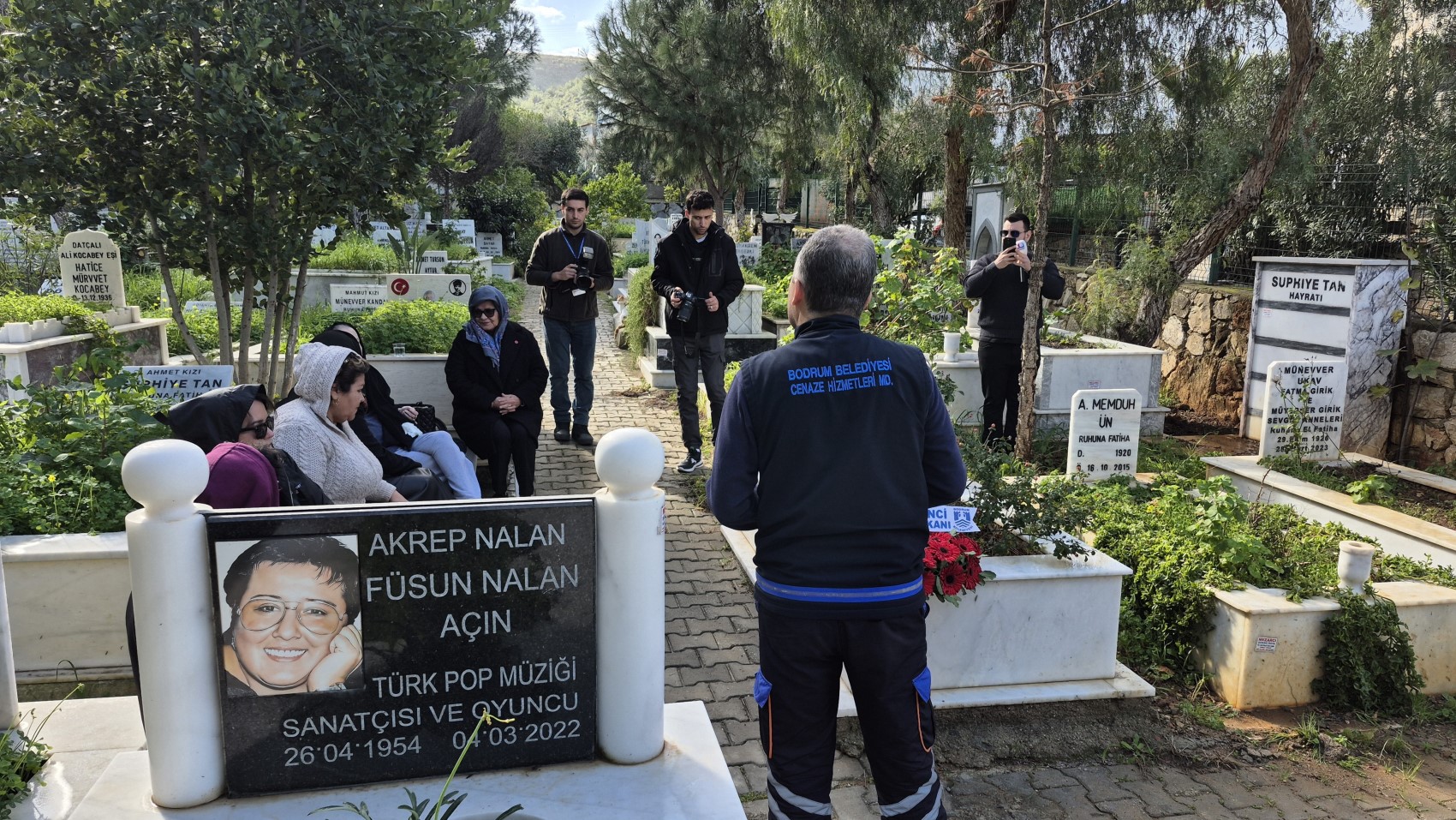 Yeşilçam'ın yıldızı Fatma Girik 10 kişiyle anıldı