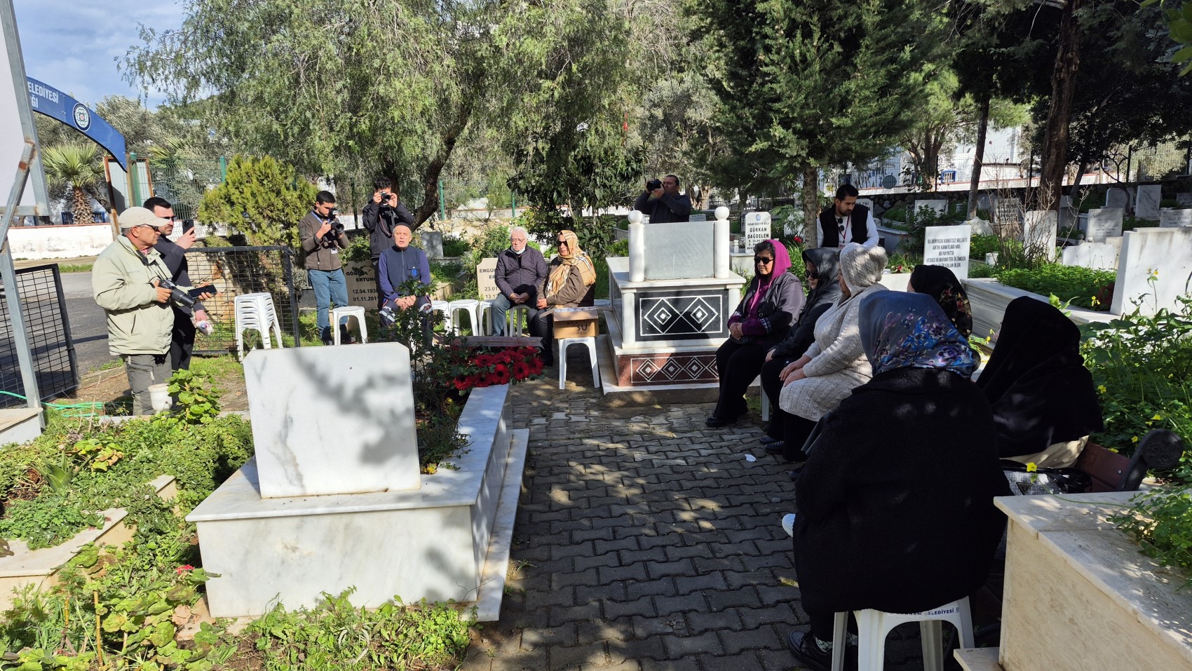 Yeşilçam'ın yıldızı Fatma Girik 10 kişiyle anıldı