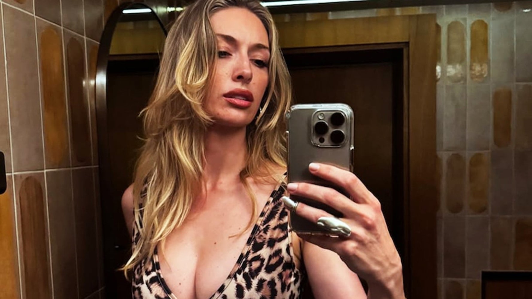 Yasemin Kay Allen, eski FBI ajanı ile evlendi