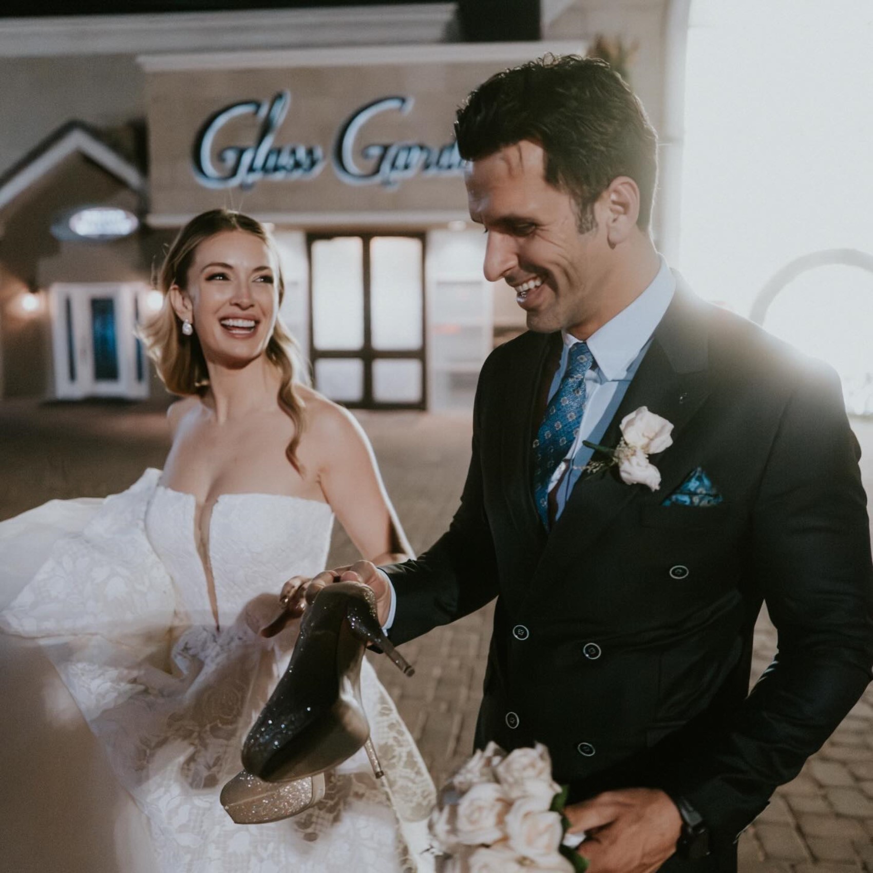 Yasemin Kay Allen, eski FBI ajanı ile evlendi