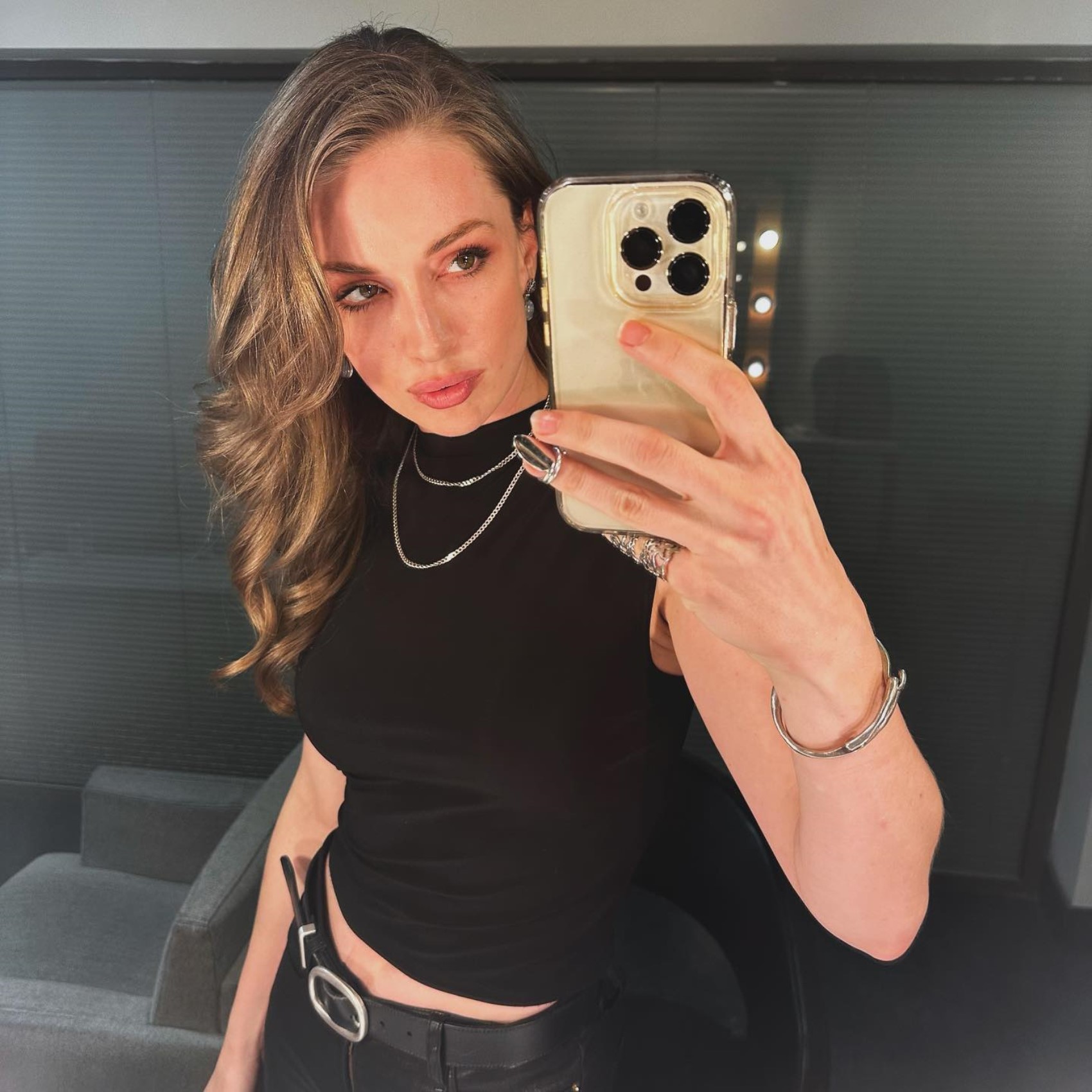 Yasemin Kay Allen, eski FBI ajanı ile evlendi